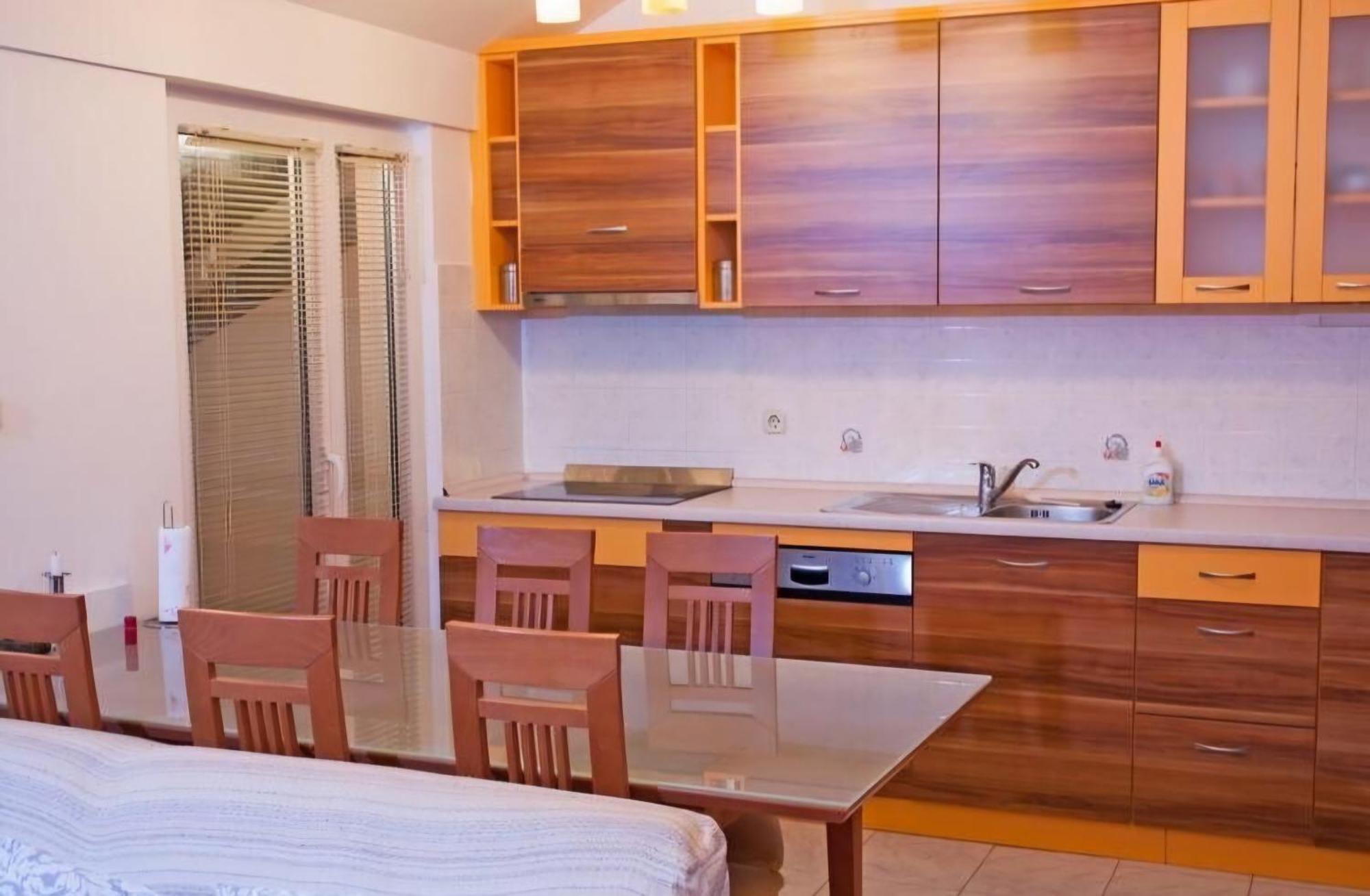 Spacious 80m2 Great Location Apartment